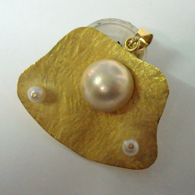 Sculture da indossare - Ciondolo con perle - Mario Inverardi